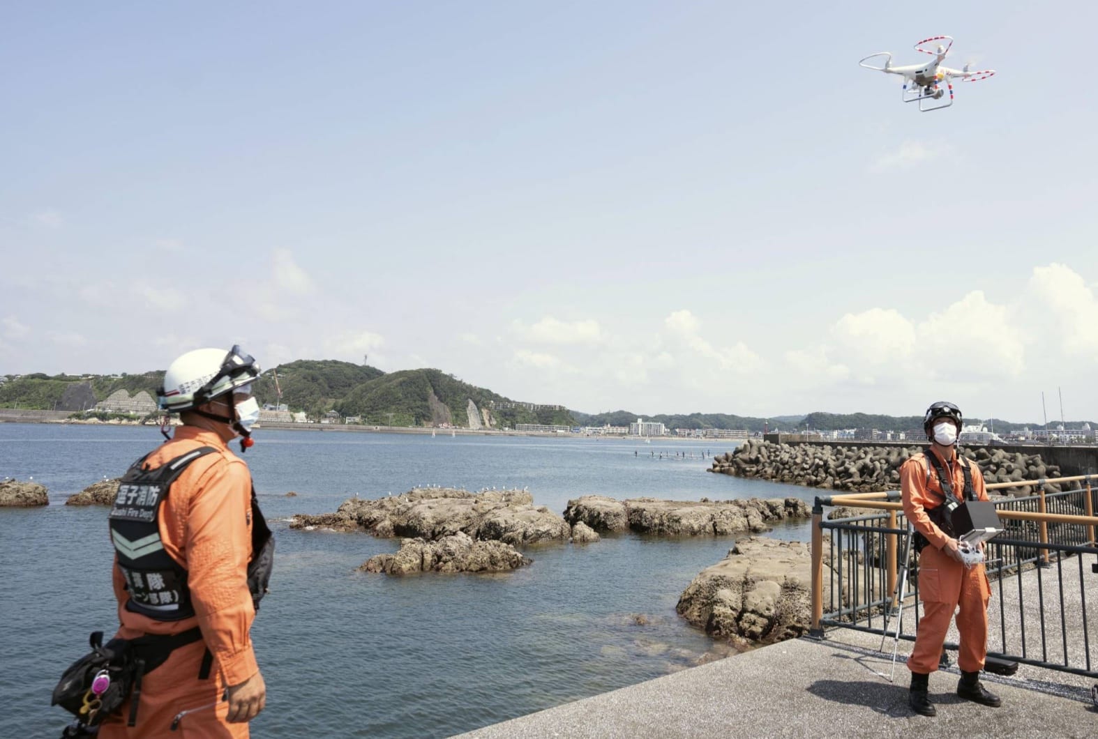 Японские спасатели с дроном DJI